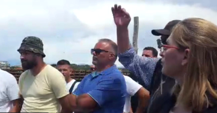 Aksioni në Velipojë, IKMT përplaset me pronarët, e pranishme dhe Voltana Ademi