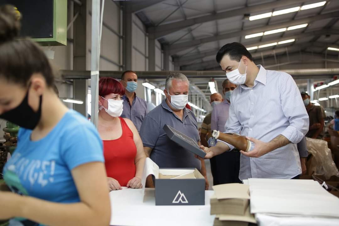 Basha te fasonet: Plan per shpetimin e ekonomise dhe shendetit te njerezve