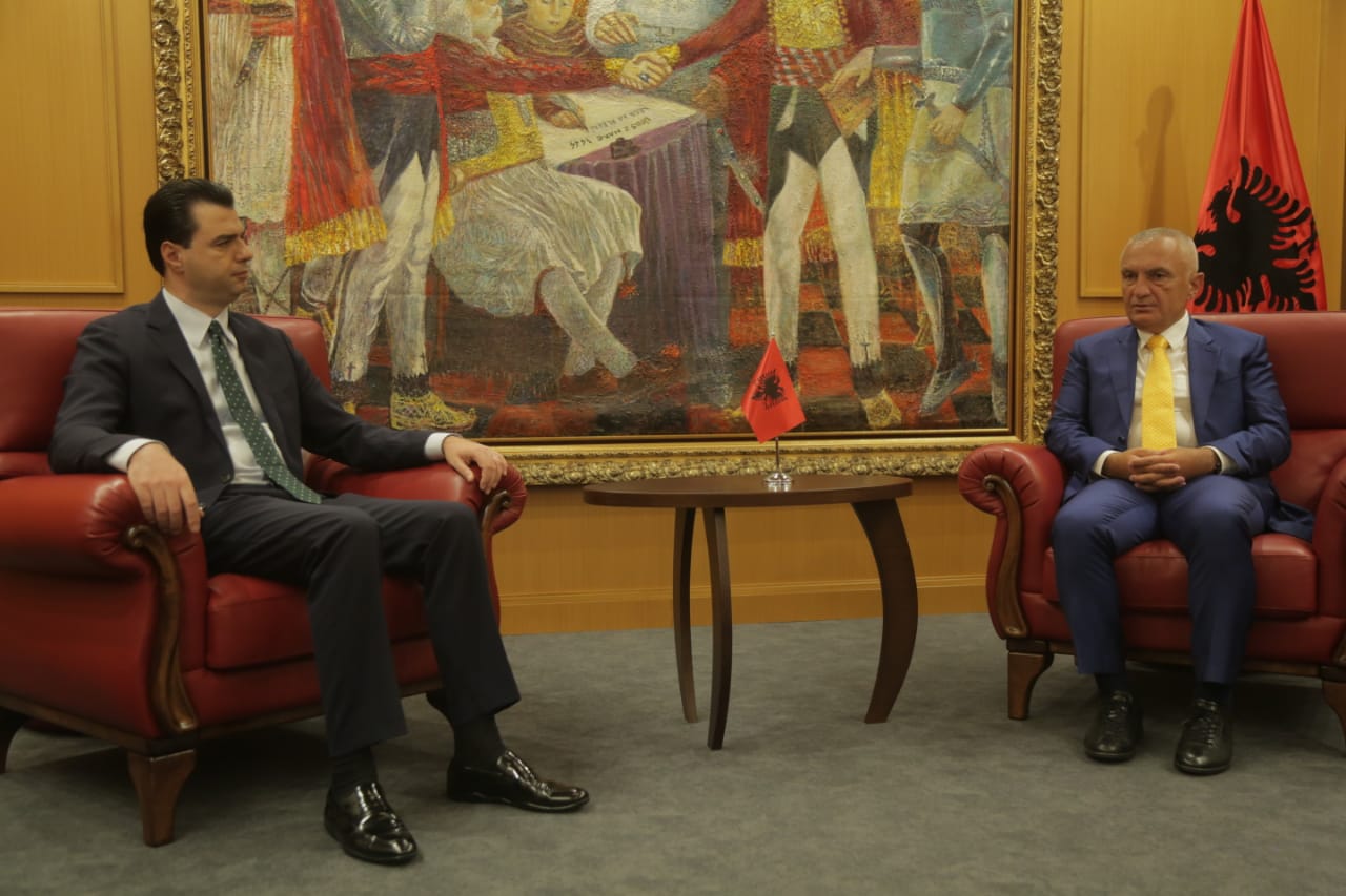 Takimi Basha- Meta, dalin detajet e para, politika e tronditur nga votimi ne Kuvend