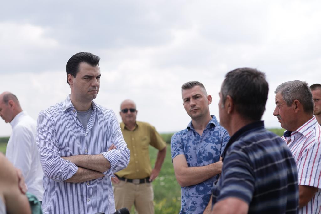 Fermerët në Devoll ankohen tek Basha, kreu i PD zbulon programin e subvencioneve
