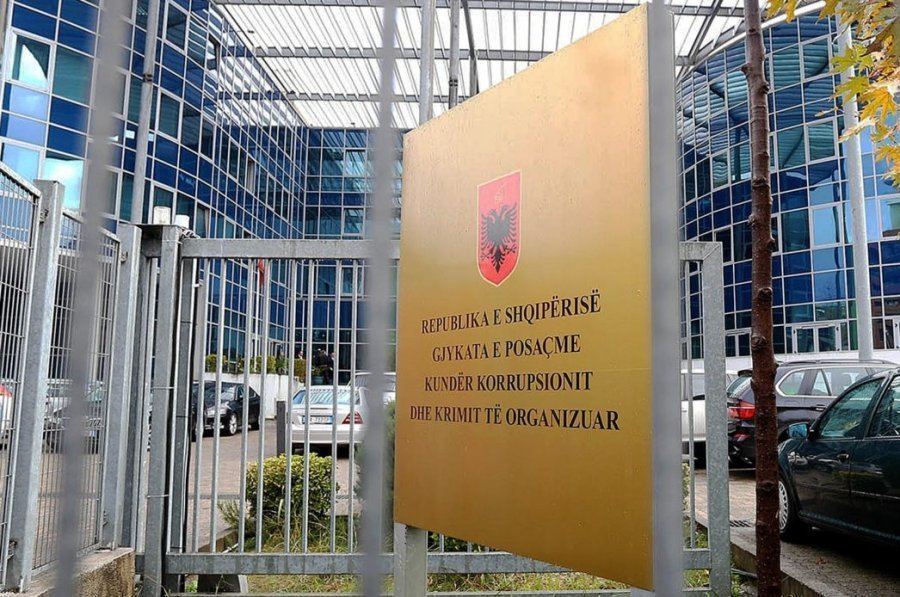 Zbardhen EMRAT, kush janë punonjësit e ndaluar nga SPAK në ISHSH dhe Institutin e Higjenës