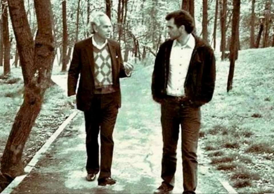 Rama homazhe babait të tij: E kujtoj me sytë e lagur, kishte të drejtë im atë