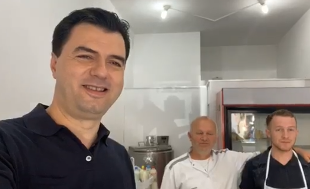 “Qeveria është dorëzuar”, apeli i Bashës për qytetarët: Mbrohuni vetë nga virusi, qeveria nuk ka asnjë plan.