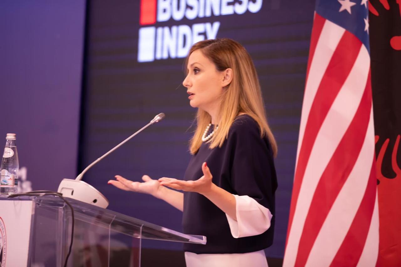 ‘E thonë dhe raportet”, Tabaku: Shtatë vite korrupsion u kanë kushtuar shqiptarëve 6,2 miliardë euro