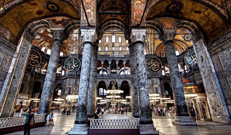 Reagime të shumta – U ndërtua nga bizantinët si kishë, historia e ‘Shën Sofia’