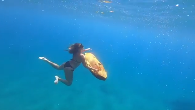 FOTO/Elvana Gjata tregon anën tjetër të saj që nuk e dinim, publikon fotot nën ujë: Po marr frymë!