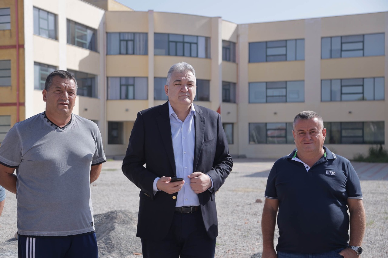 Denoncimi i PD: Bashkia e Krujës fsheh gjurmët e rrënimit të shkollës në Thumanë, i inauguruar 2 ditë përpara tërmetit