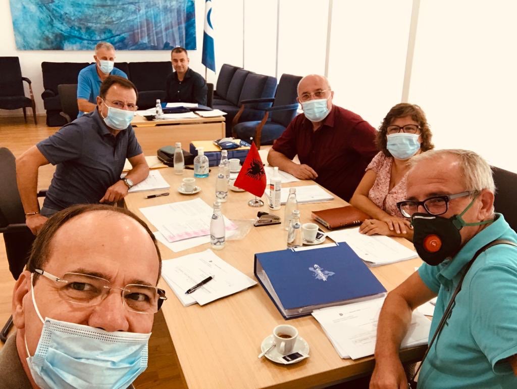 Puna intensive e komisionit të vlerësimit, anëtarja publikon momentet brenda selisë së PD