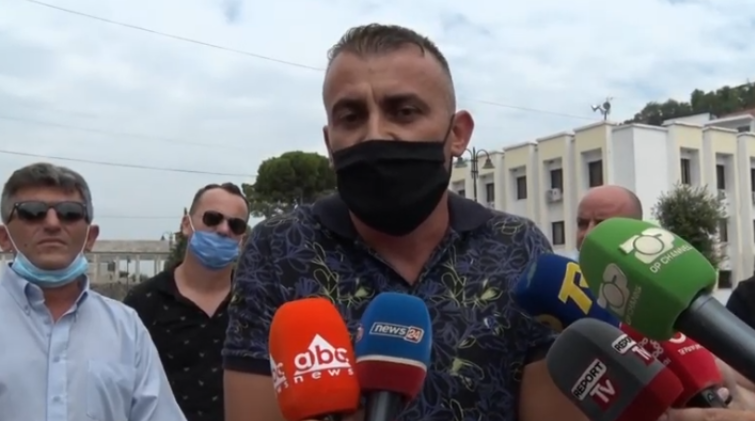 Pronarët e lokaleve të dasmave në Lezhë në protestë: Policia selektivitet, vetëm ne po gjobitemi