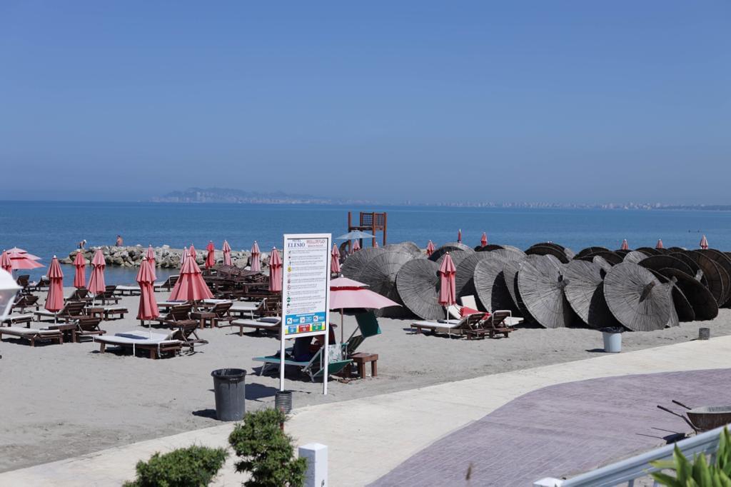 Basha nxjerr foto të plazheve: Turizmi më i godituri nga pandemia, 100 mijë punonjës rrezikojnë mbijetesën