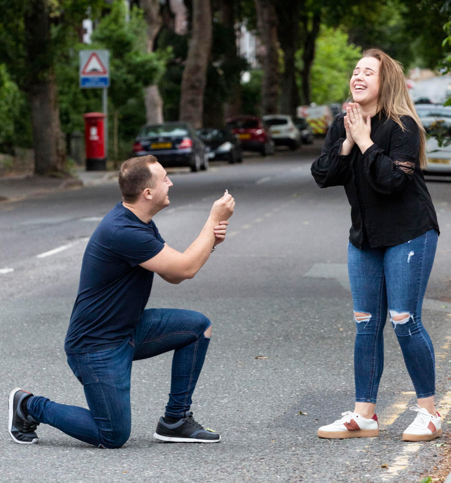 FOTO/Propozimi për martesë i shkon keq shqiptarit, merr ‘PO’ mes flakëve në apartament