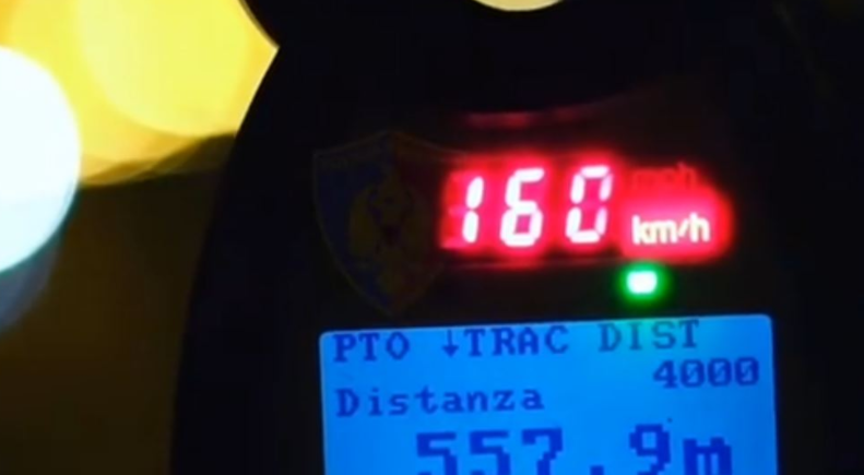 VIDEO/Gara të çmendura në Unazë të Madhe, policia ndëshkon 12 shoferë