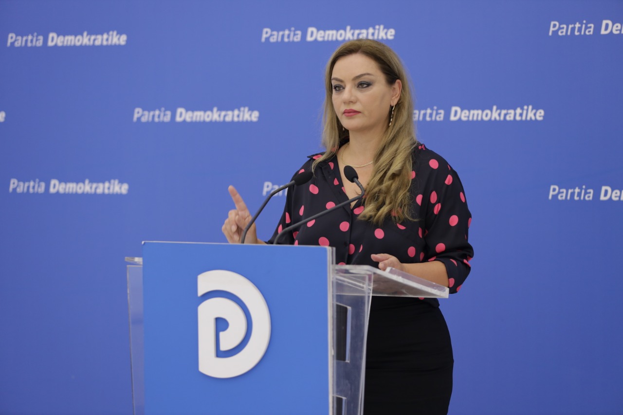 Rihapja e shkollave, PD tregon mangësitë e udhëzimit: I pazbatueshëm për shumicën e shkollave