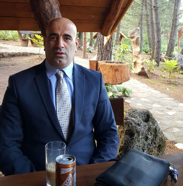 Këmisha me gjak/Del fotoja nga spitali, goditet me thikë përmbaruesi privat në Sarandë