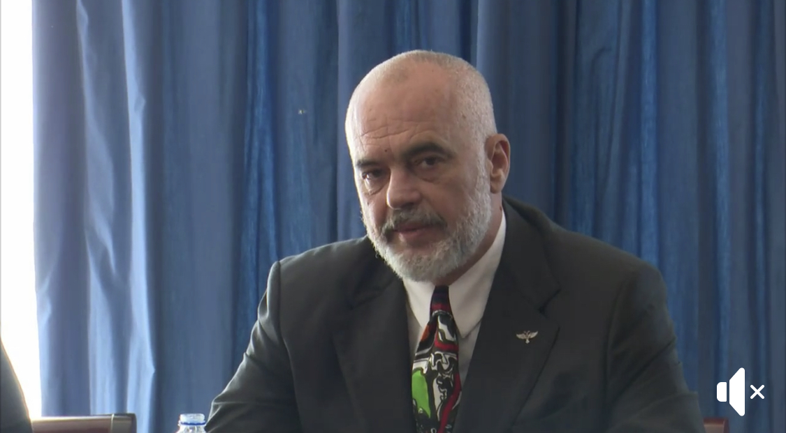 Rama u kerkon falje emigranteve ne Greqi, por ne te njejten dite u mbyll ambasaden