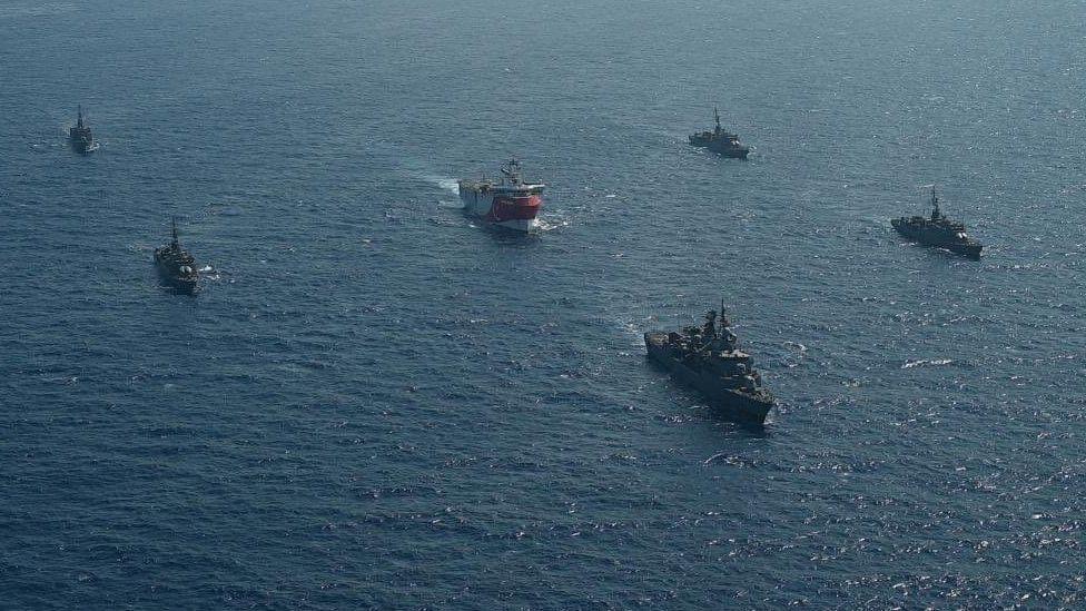 Blerja masive armesh nga Greqia, militarizohet Egjeu