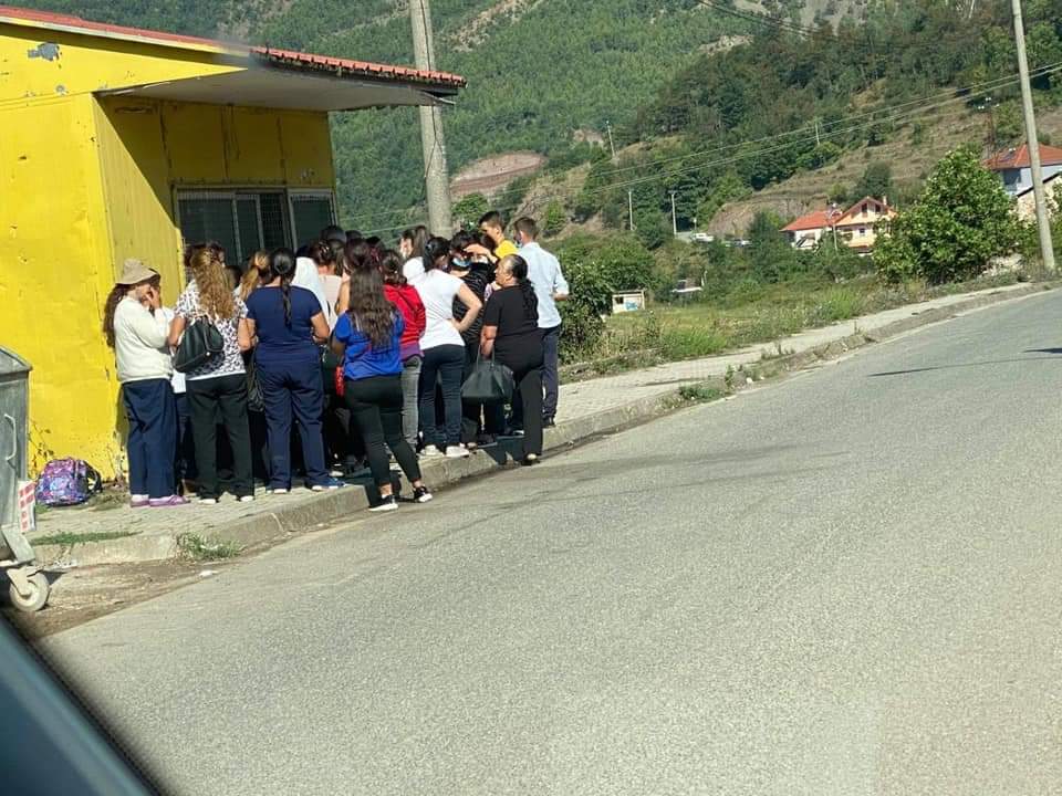 “Rradhe pa asnje rregull covidi ne Librazhd per 3 mije lekeshin e lemoshes”