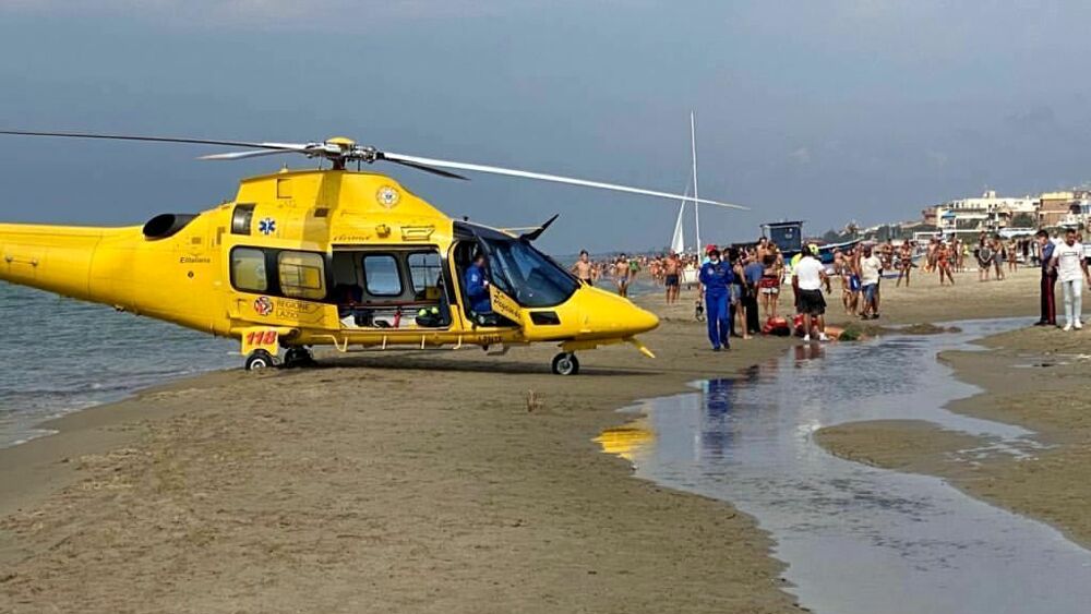 Shqiptari qellohet ne arme ne mes te plazhisteve ne Rome