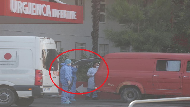 Koronavirusi prek edhe gratë e burgosura, polici me kallash shoqëron të sëmurën në Infektiv