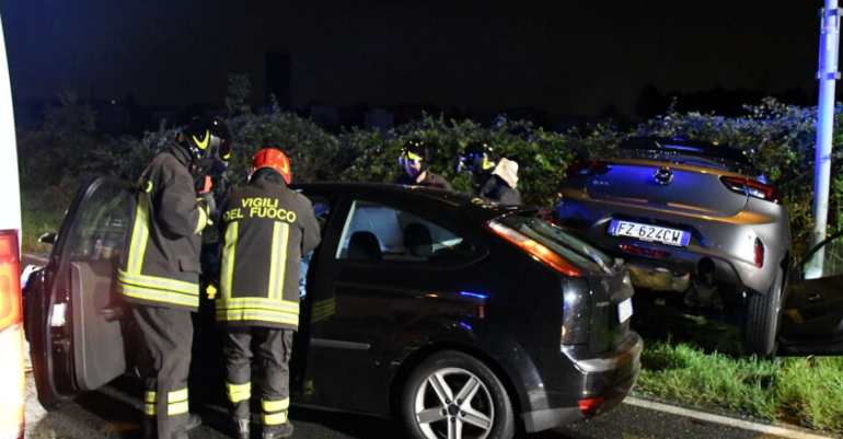 FOTO/Aksidenti tragjik i merr jetën shqiptarit, makinat përplasen “kokë më kokë”