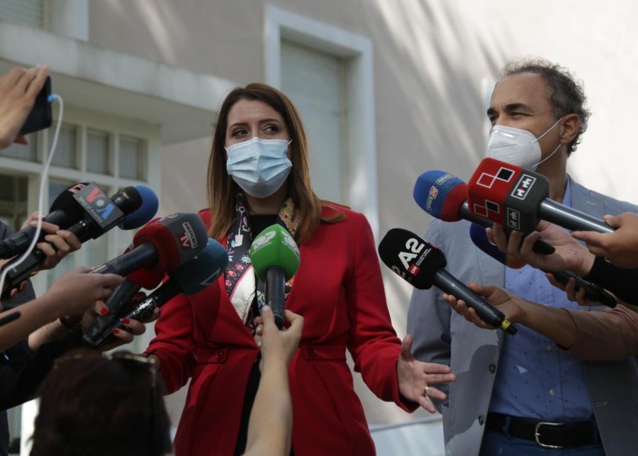 Kërkesat e mjekëve të vështira, flet ministrja pas takimit: Kanë nevojë për një ekspertizë ndërkombëtare