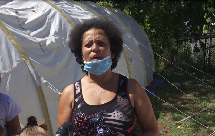 “Ne jemi pa shtëpi pas tërmetit, në ditë të sikletit”, dëshmia e banores në Thumanë: Na sorollasin, lekët i marrin ata me vila