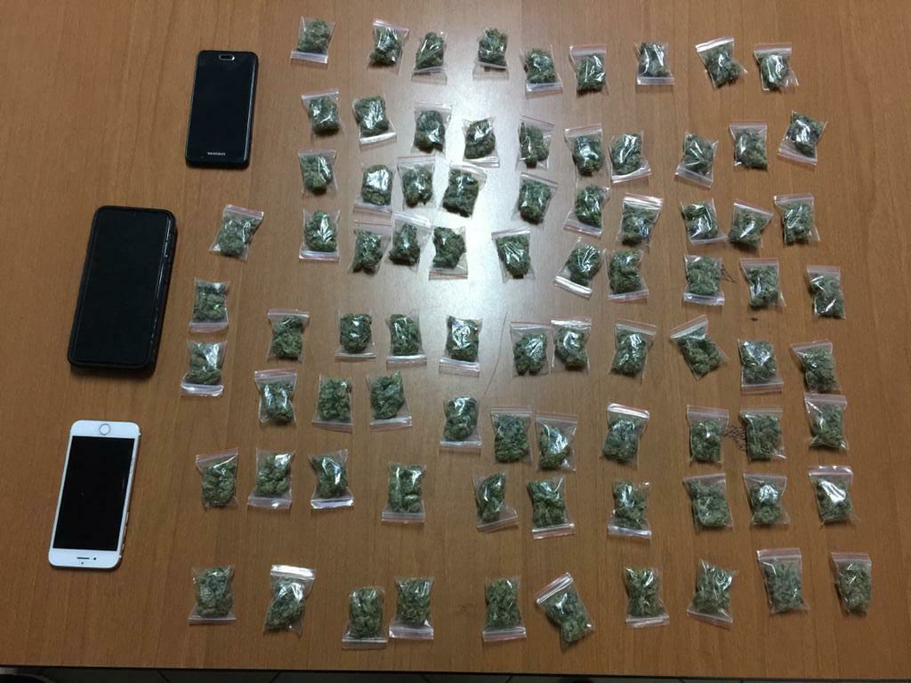 DETAJE/Zbulohen shpërndarësit e drogës në kryeqytet, policia i zuri në flagrancë