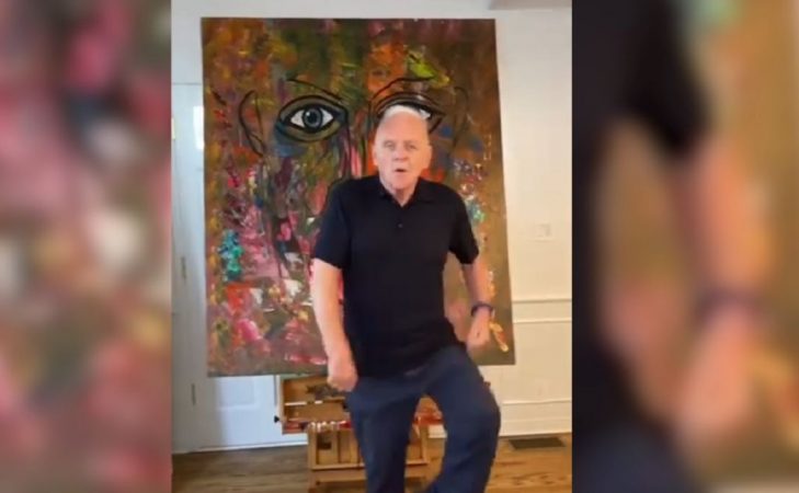 VIDEO/Momentet epike të aktorit të famshmëm pas karantinës disa mujore: Tani jam zyrtarisht i çmendur, më ka ikur mendja