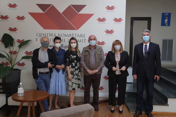 Për herë të parë Shqipëria do të ketë Poetin Laureat, çfarë synon ky çmim i rëndësishëm