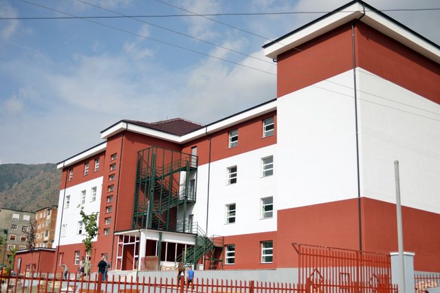 Mësues pozitiv me koronavirus në një shkollë në Bulqizë, pritet pezullimi i mësimit