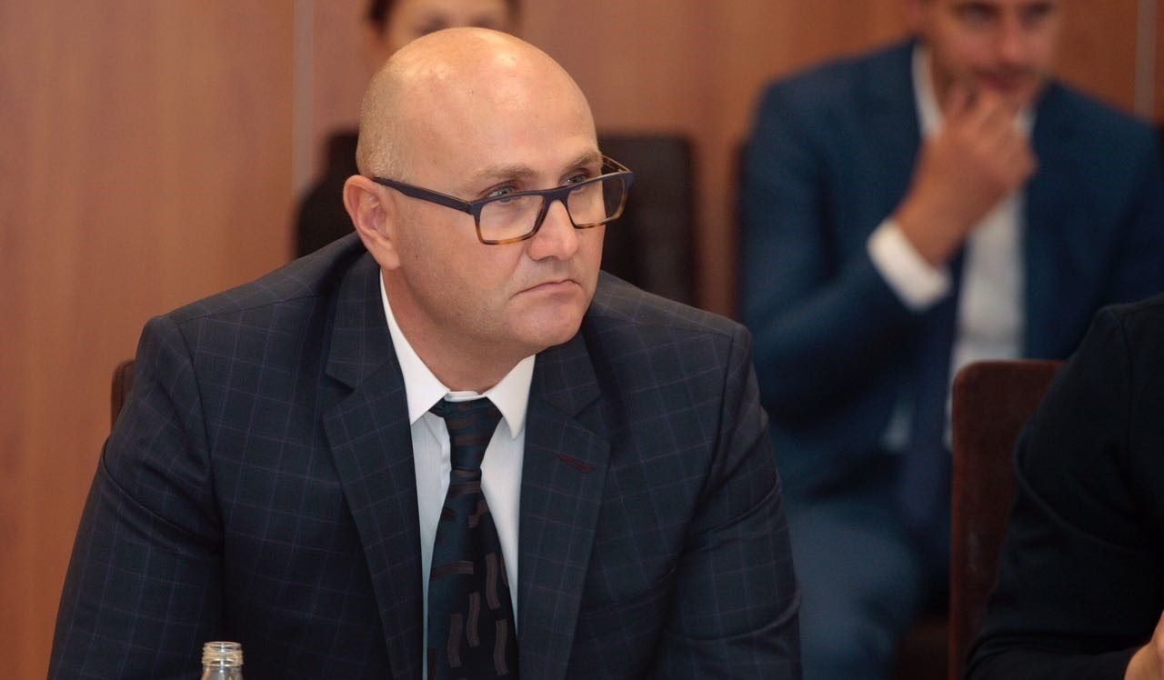 Bie ne pranga ish drejtori i OST, Klodian Gradeci