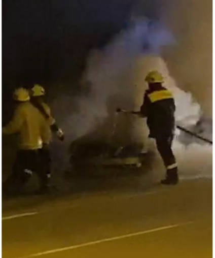 Shpërthen në flakë makina në Tiranë