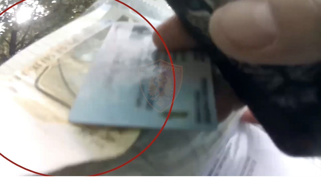 5000 LEKE/ Po korruptonte policet por perfundon me pranga