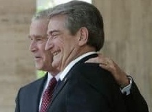 OPINION/ Prej tij pritej shumë, ndaj dështimet ja kemi parë me lupë zmadhuese