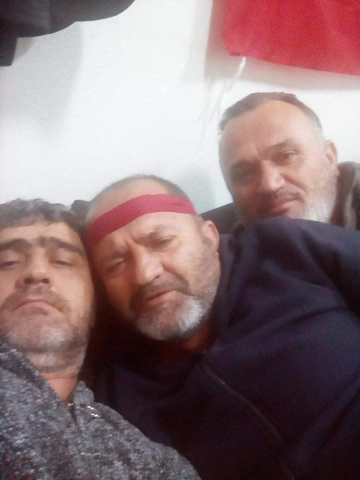 DETAJE/Naftëtarët e Ballshit përplasen me policinë, hyjnë më forcë në uzinë