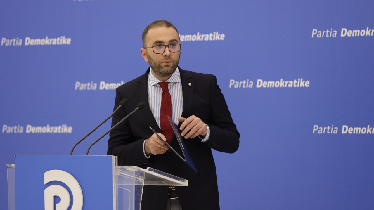 Refuzimi ndaj Venecias/Bardhi:Rama i njëjtë me Llukashenton