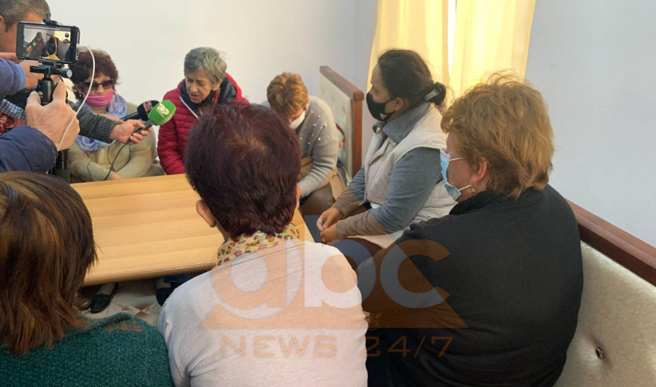 Pas 18 ditësh të ngujuar dalin burrat, në grevë hyjnë gratë