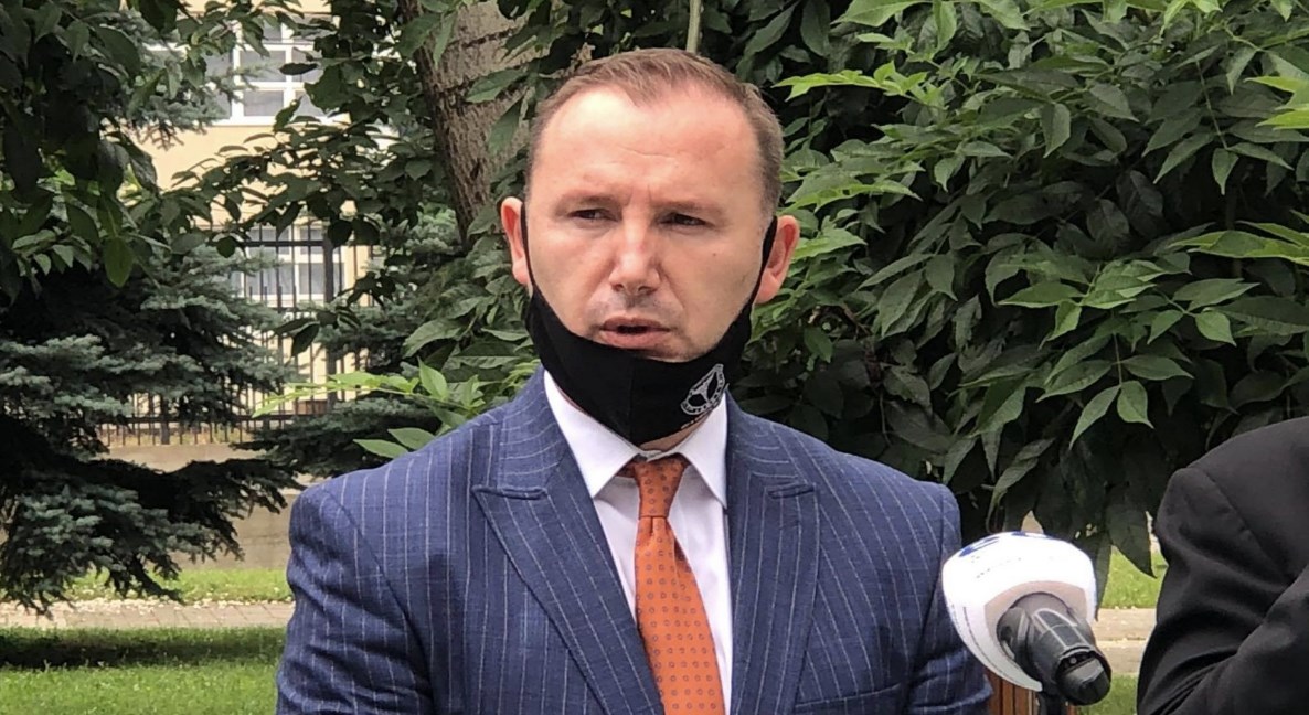 COVID-19/Kosova shqyrton mbylljen e kufinjve