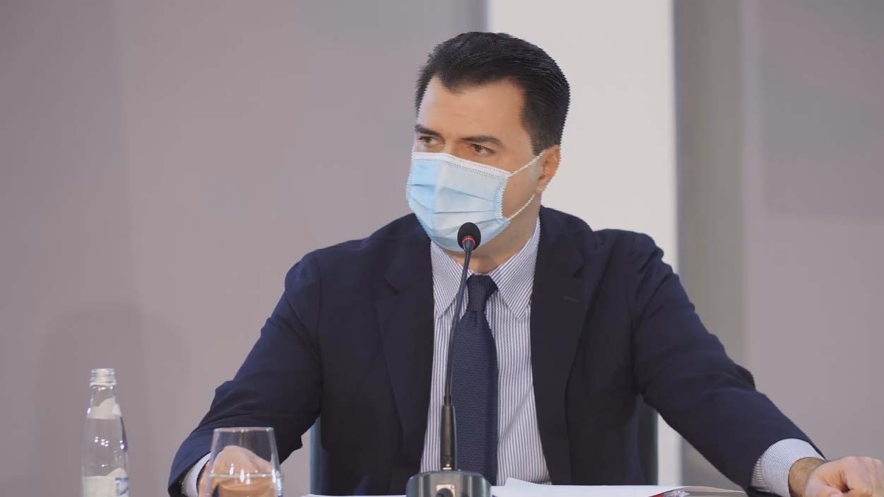 Basha akuza të forta në konferencë: Rama kërcen “pupthi” për t’u shmangur! Përdor si “armë” gjobën