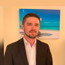 Gjendet i vdekur në hotel nipi i ish-deputetit demokrat