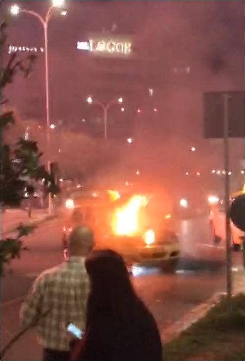 Shpërthen makina te rrethrrotullimi i Zogut të Zi