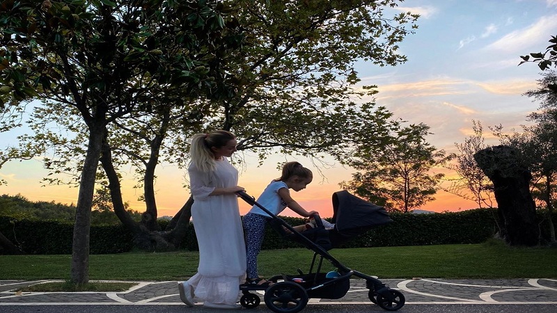 VIDEO/Pamje prekëse, Miriam Cani zbulon për herë të parë portretin e plotë të djalit