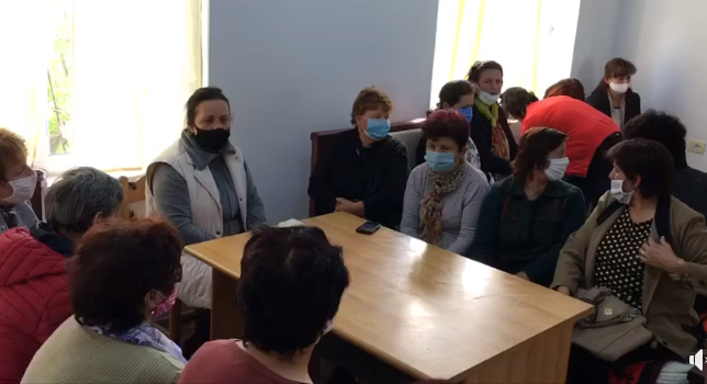 Artistët e Aleancës për Teatrin me grevistët naftëtarë në Ballsh