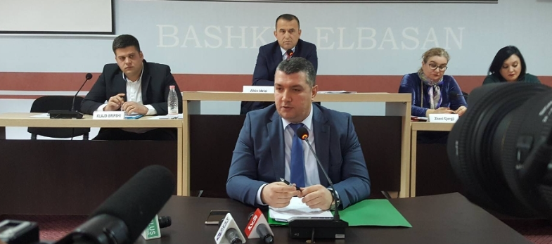 Lirohet nga detyra prefekti i Elbasanit, qeveria cakton një emër tjetër