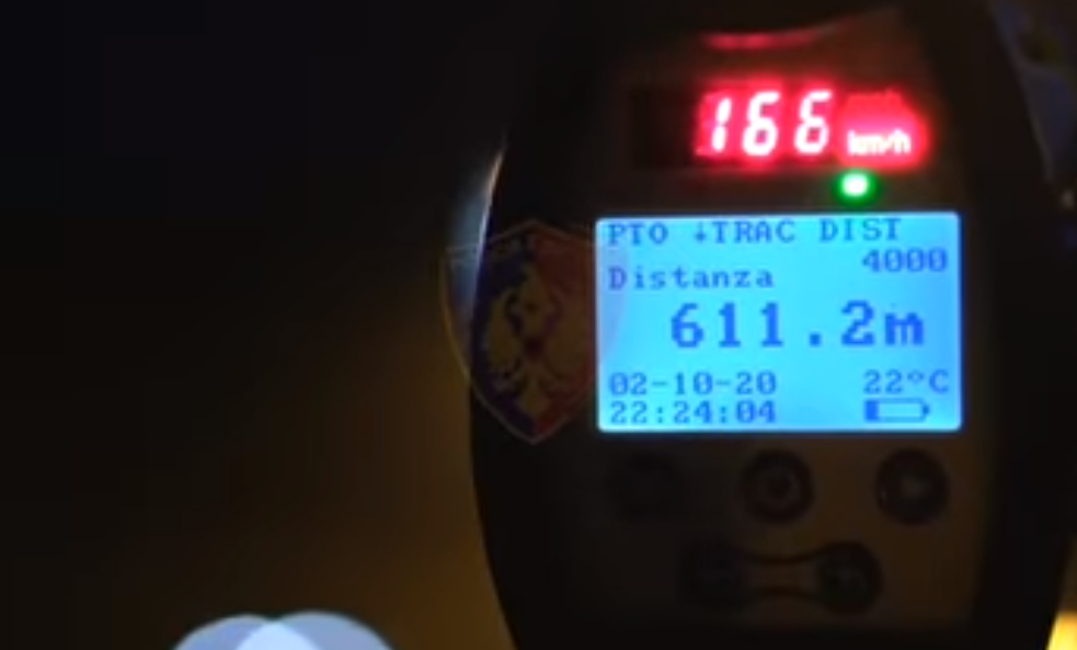 VIDEO/Shpejtësi e frikshme në rrugë, dalin pamjet: Sa patenta u pezulluan për 270 minuta kontroll