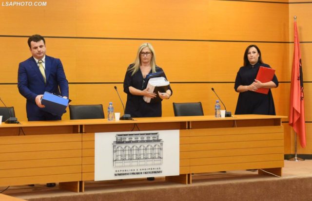 Jep dorëheqjen në mes të vetingut prokurori i Prokurorisë së Tiranës