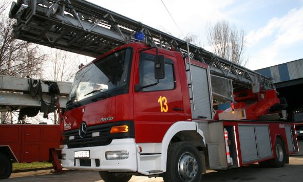 Përfshihet nga flakët apartamenti