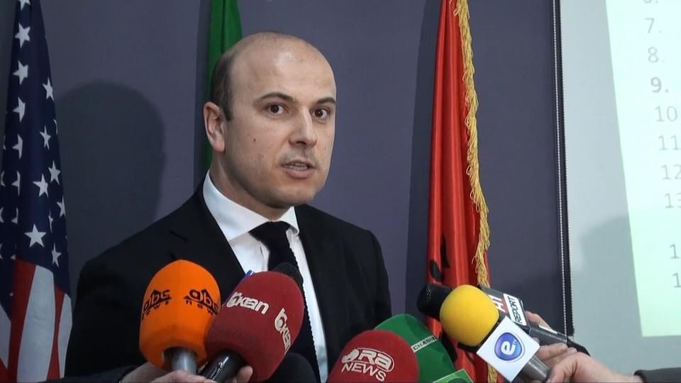 DOKUMENTAT PER HERE TE PARE/  Malltezi zbulon skandalet e kontrates se inceneritorit te  Elbasanit, vjedhje me shpejtesi por kane lene gjurmet