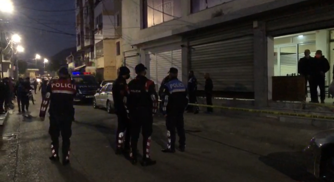 LEZHE/ Hidhet nga kati i dyte gruaja 52 vjece