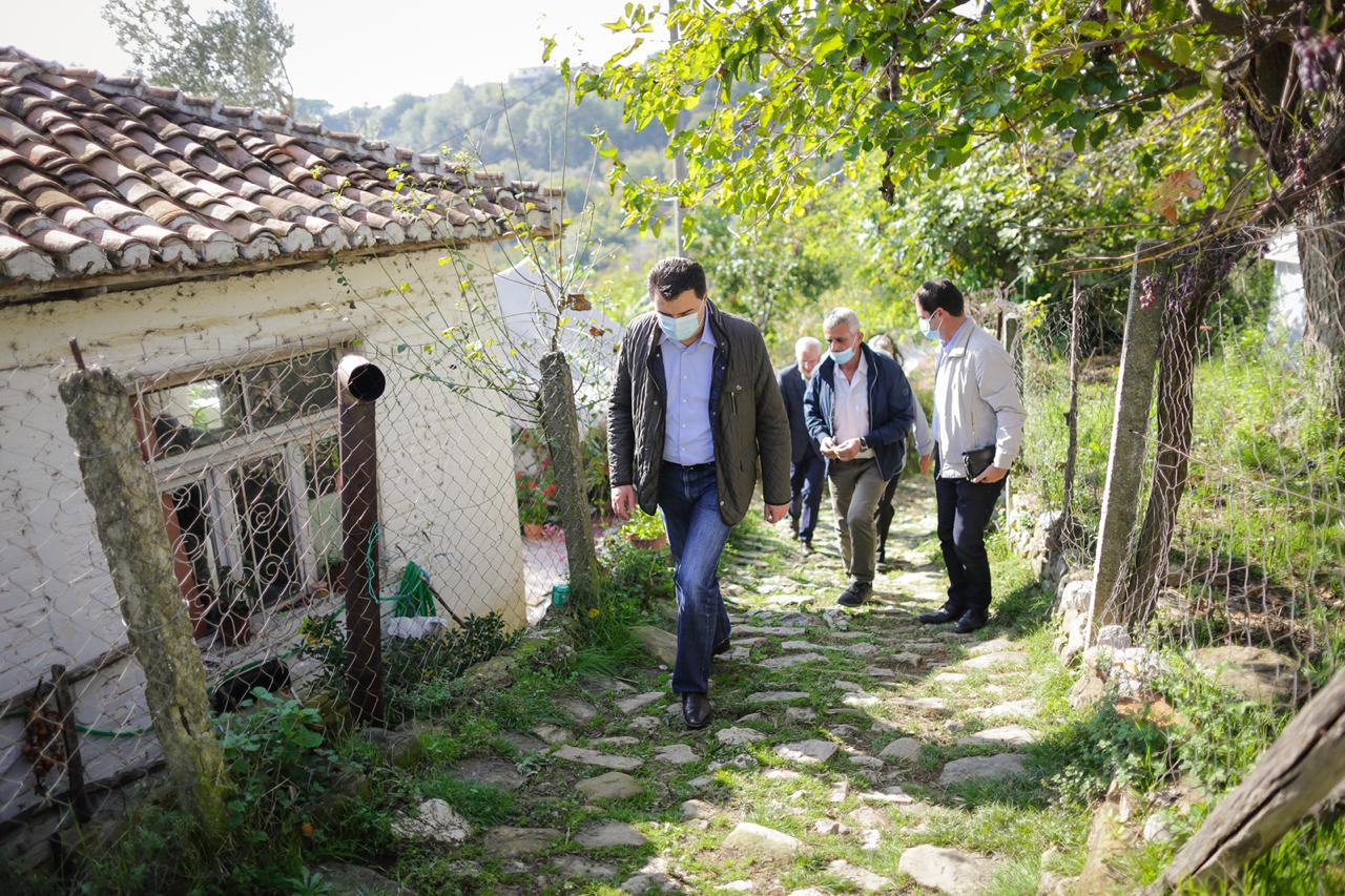 Basha me banoret: Nje vit nga termeti, banoret e Ishmit te harruar nga qeveria